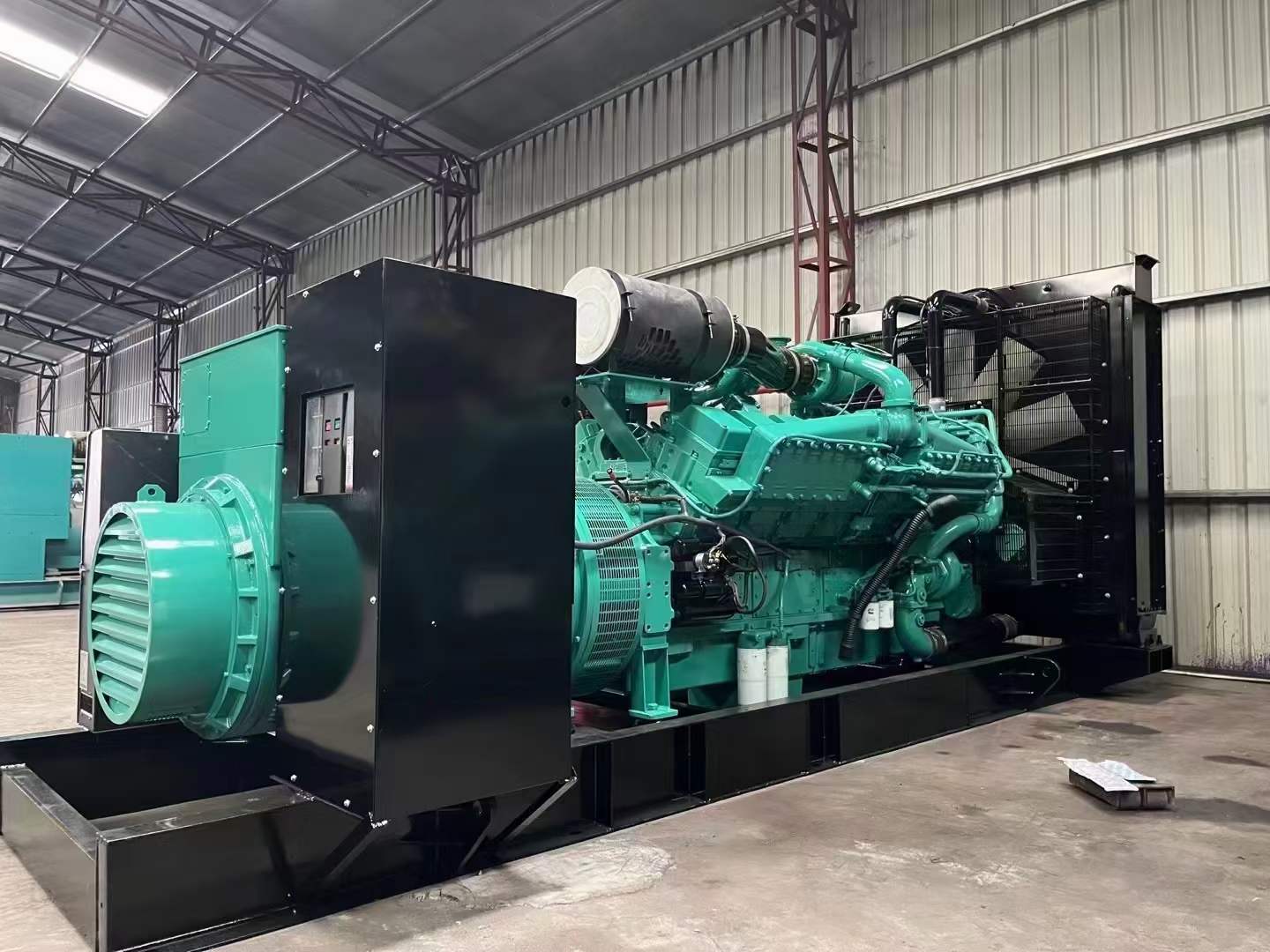 集贤如何降低 800kW 柴油发电机输出电流的波动？