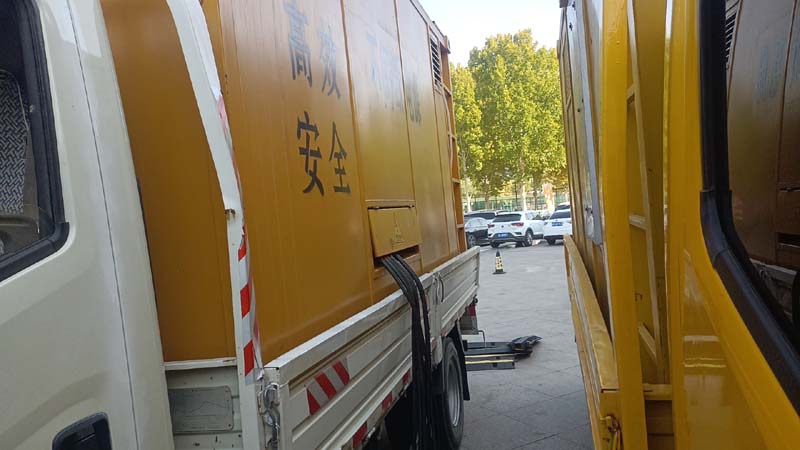 集贤如何判断柴油发电机组和UPS电源的切换时间是否符合要求？